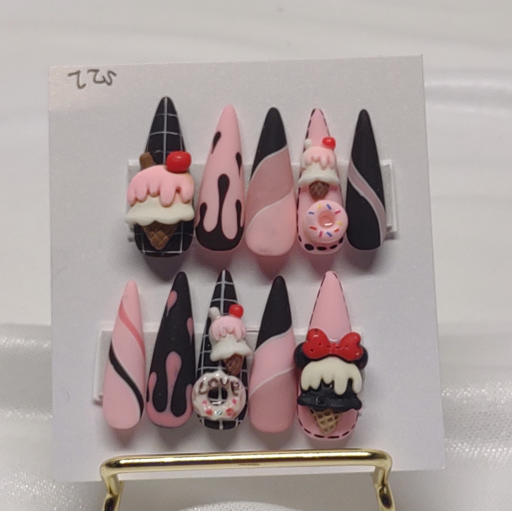 Press on nails